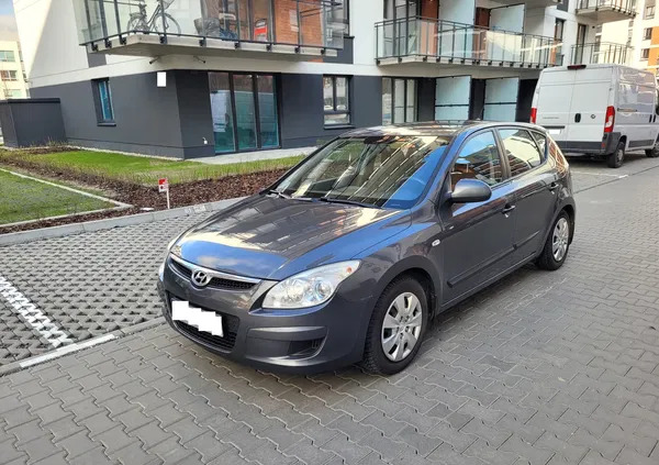 łódzkie Hyundai I30 cena 18500 przebieg: 259704, rok produkcji 2007 z Warszawa